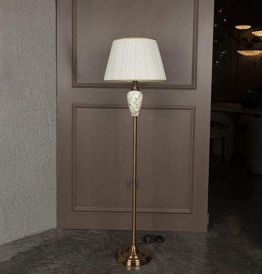 Gostivar Koyu Eskitme Krem Porselen Lambader