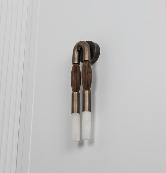 Pony At Saçı Koyu Eskitme Mermer Küçük Aplik